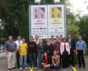 Neun neue Auszubildende in der LY-Firmengruppe
